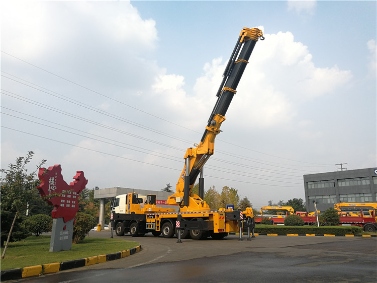 XCMG Official 90 Ton Mobile Truck Mounted Crane SQZ4500 for Sale